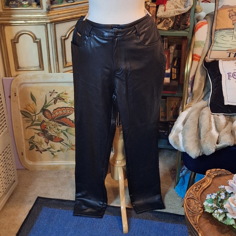 Women's BEBE Black Pleather Vegan Leather Pants Size 31 NWT